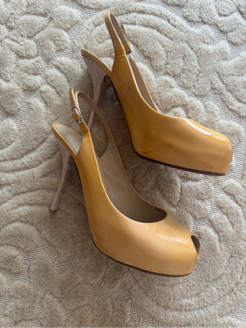 Giuseppe Zanotti Patent Peep-Toe Slingback pumps size 40.